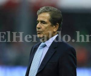 El técnico colombiano de la Selección Nacional de Honduras, Jorge Luis Pinto, en el estadio Azteca de la ciudad de México. Foto: Ronal Aceituno/ Grupo Opsa.