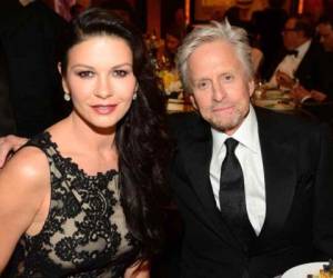 El actor Michael Douglas está casado con Catherine Zeta-Jones, desde el 18 de noviembre de 2000. Con ella tiene dos hijos Dylan y Carys.