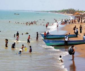 Miles de turistas se movilizaron hasta las playas de todo el país.