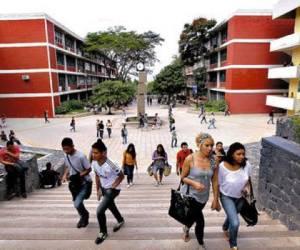 El III Congreso de Sociología se realiza por primera vez en Ciudad Universitaria.