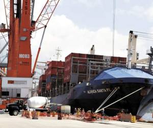 Desde los barcos, los capitanes podrán hacer reportes de lo que llevan a bordo de forma electrónica a las capitanías.