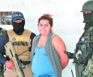 La detenida fue identificada como Martha Yolanda Ortez Duarte, de 23 años. Las autoridades investigan si es miembro de la pandilla 18.