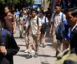 El director del ITH suspendió las clases debido a la pestilencia de los sanitarios por la falta de agua. Foto: David Romero/EL HERALDO.