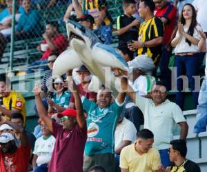 La afición disfrutó del partido Platense-Real España pero al final el caos se vivió afuera del estadio Excélsior.