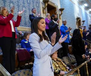 Alexandria Ocasio-Cortez estuvo presente en el discurso de Joe Biden.