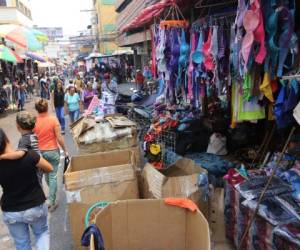 La comuna planea obtener el edificio de Educación para trasladar a los vendedores de la quinta avenida.