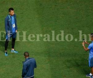 Los seleccionados aprovecharon el momento para tomarse fotografías y conocer las instalaciones de esta joya deportiva, foto: Juan Salgado.