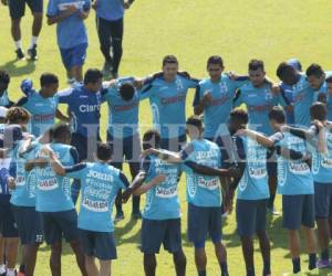 Pinto trabajó de cerca con el posible once titular en el juego del próximo martes ante El Salvador en San Pedro Sula, foto: EL HERALDO.