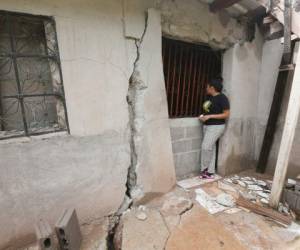 Falla en la aldea Suyapa ha partido varias viviendas.