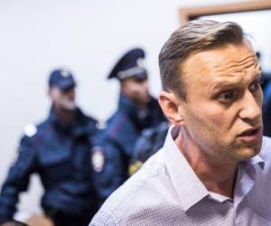 Esta fotografía del comunicado lanzada por 'This Is Navalny Project' muestra al líder opositor ruso Alexei Navalny asistiendo a una audiencia después de ser detenido por delante de una manifestación en Nizhny Novgorod el 29 de septiembre en el tribunal de distrito de Simonovsky de Moscú el 2 de octubre de 2017. 2, 2017 sentenció al máximo político de oposición Alexei Navalny, quien quiere destituir al presidente Vladimir Putin en las elecciones del próximo año, a 20 días de prisión por violar repetidamente una ley sobre la organización de reuniones públicas. Foto: AFP