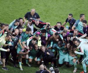 Los lusos obtuvieron con contundencia su paso a la Final de la Eurocopa 2016 con goles de Cristiano Ronaldo y Nani durante la segunda parte del primer partido de semifinales, foto: AP.