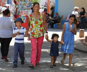 Cerca de 700 mil mujeres son jefas del hogar, según el INE.