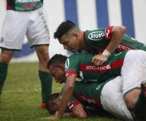 Sin importar la lluvia, Marathón venció al Motagua y se llevó los tres puntos del partido.