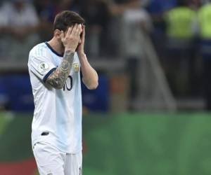 Lionel Messi, de Argentina, hace gestos durante el partido del torneo de fútbol de la Copa América contra Paraguay en el estadio Mineirao en Belo Horizonte, Brasil, el 19 de junio de 2019. / AFP / Douglas Magno