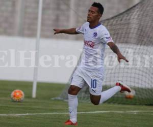 Bayron Méndez se despachó con un doblete en el partido que Olimpia humilló 4-1 al Real España, foto: Juan Salgado.