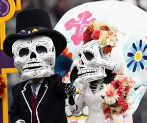 El desfile del Día de Muertos adquirió un matiz significativo para miles de capitalinos que acudieron al céntrico Paseo de la Reforma, a poco más de un mes del violento sismo de magnitud 7,1. (Foto: AFP/ El Heraldo Honduras/ Noticias Honduras hoy)