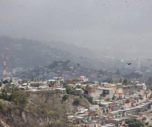 Centro de Estudios Atmosféricos de Copeco advirtió que la influencia de una onda del este, trasporta humedad.