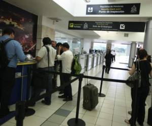 A partir de este lunes comenzará a funcionar el nuevo sistema de registro biométrico en los aeropuertos del país.