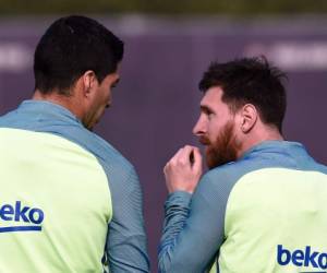 Luis Suárez y Lionel Messi encabezarán hoy el ataque del Barça.