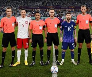 El árbitro hondureño logró codearse con grandes figuras del fútbol mundial durante su participación en la Copa del Mundo.