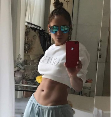 Las fotos más polémicas de Jennifer López en Instagram durante el 2018