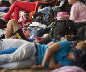 En el enfrentamiento murió un migrante originario de Camerún, identificado como Mbang Atanga Azehfor y fueron detenidos 11 migrantes africanos. (Foto: AP/ El Heraldo Honduras, Noticias de Honduras)