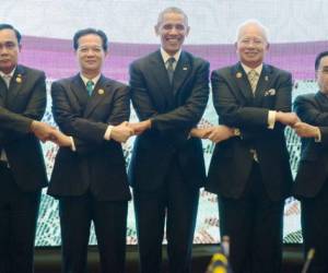 El presidente de Estados Unidos participa en una cumbre del sur de Asia.