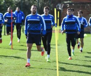 Los jugadores del Leicester buscarán un triunfo en casa para seguir avanzando (Foto: Agencia AFP)