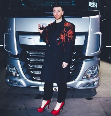 Los extravagantes looks de Sam Smith, el cantante que define su sexualidad como 'no binaria'