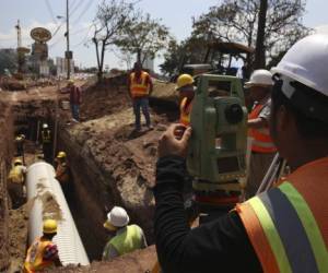 Los trabajos se enfocan en la perforación del área para instalar el armazón de los pilotes que conformarán el túnel. Las labores se realizarán en horario nocturno para no afectar el tráfico.