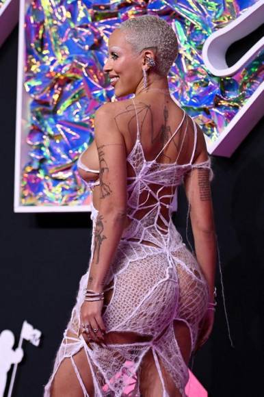 Inspirada en una araña: La historia tras el peculiar vestido que vistió Doja Cat en los VMAs