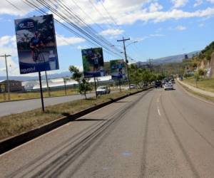 A la zona sur del anillo periférico se le dio mantenimiento con una microcapa de asfalto. Foto: Jimmy Argueta/EL HERALDO.