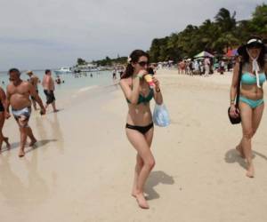 En Roatán se tienen previstas temperaturas máximas de 31 grados centígrados. Fptp: Emilio Flores/ EL HERALDO