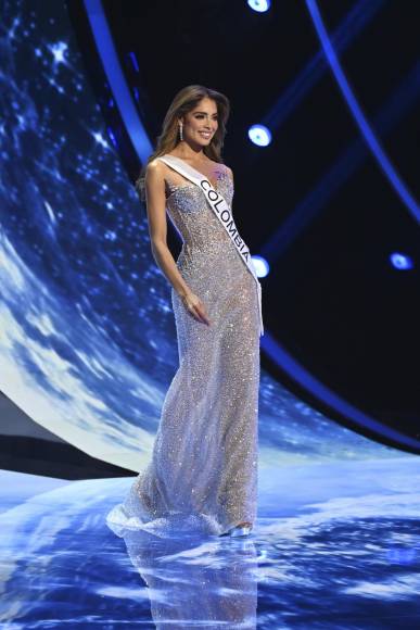 Las latinas destacaron con sus vestidos de gala en el Miss Universo