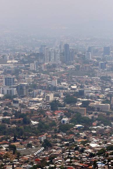 Así luce Tegucigalpa este sábado por la capa de humo