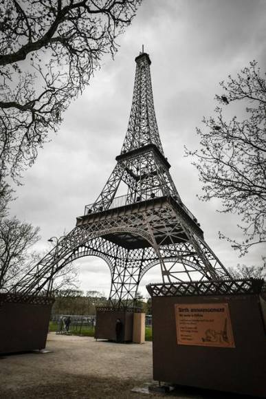 Eiffela, así luce la segunda torre Eiffel que acompaña a la original en su 134 aniversario