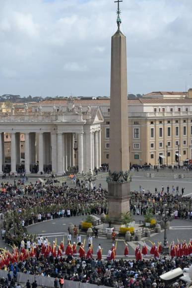 Papa Francisco encabezó celebración del Domingo de Ramos