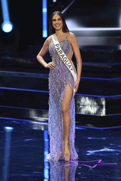 Las latinas destacaron con sus vestidos de gala en el Miss Universo