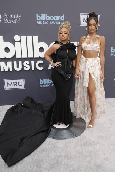 Los looks más impactantes de los Premios Billboard 2022