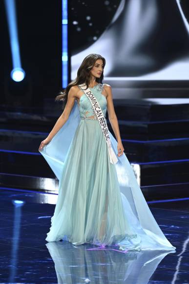 Las latinas destacaron con sus vestidos de gala en el Miss Universo