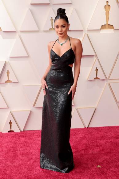 Deslumbrando con belleza y sencillez: los mejor vestidos de los Oscar 2022