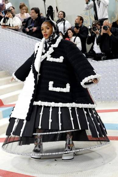 Los extravagantes looks de la Gala del MET en honor a Karl Lagerfeld