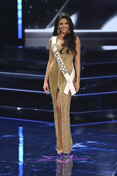 Las latinas destacaron con sus vestidos de gala en el Miss Universo