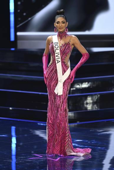 Las latinas destacaron con sus vestidos de gala en el Miss Universo