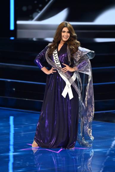 El estilo único de los trajes de baño de Miss Baréin y Miss Pakistán