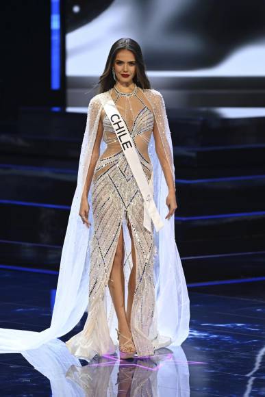 Las latinas destacaron con sus vestidos de gala en el Miss Universo