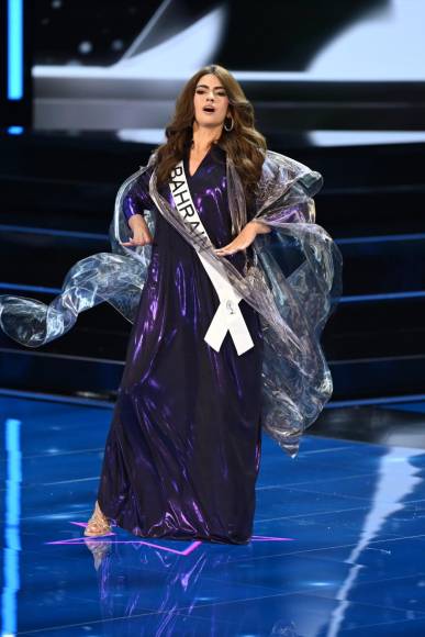 El estilo único de los trajes de baño de Miss Baréin y Miss Pakistán