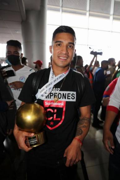 Así fue el recibimiento del Olimpia en el Aeropuerto Toncontín