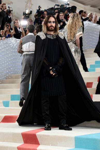 ”¿Quién es este?”: Jared Leto se robó las miradas en la Met Gala