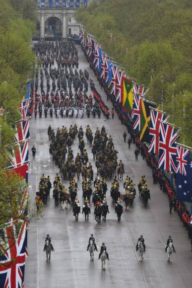 Carlos III: las imágenes del mayor desfile militar en 70 años